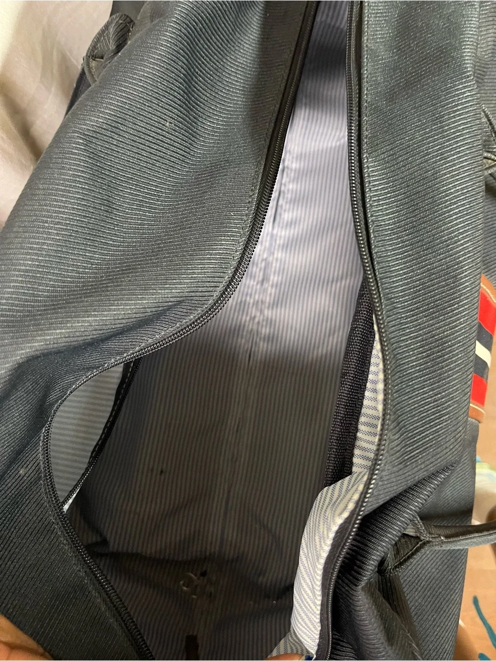 Tommy Hilfiger Travel Duffle Bag/Carry on/With Wheels